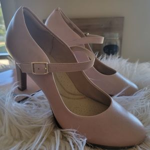 Clark's high heels Dusty Rose Ambyr Shine. Never worn. Size 10.